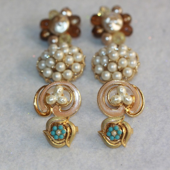 Three Pink White Pearls Tiny Clear Rhinestone Gold Earrings Vintage Gold Tone Blush Pink Pearl Rhinestone Clip Earrings Wedding Earrings